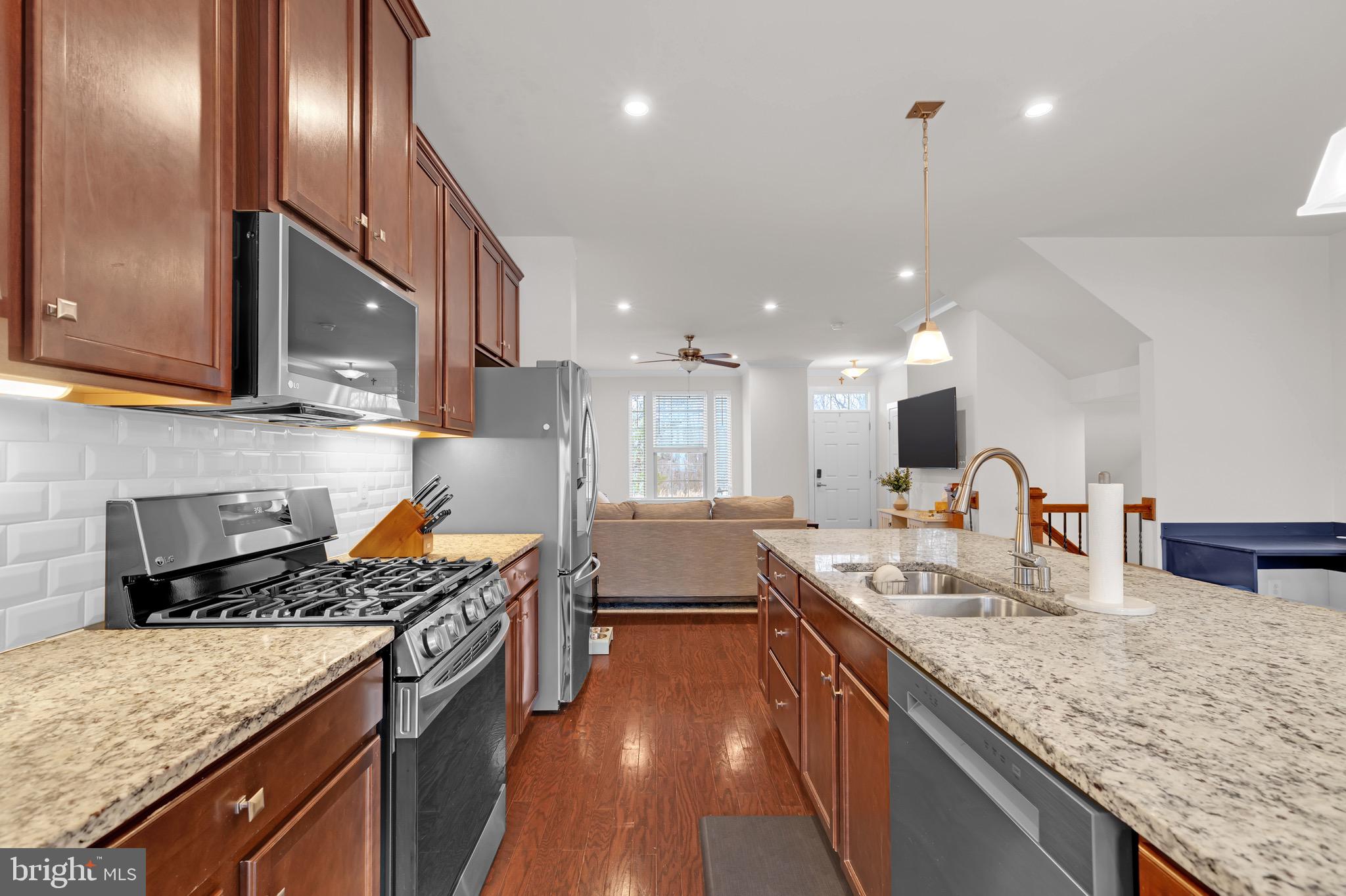 18020 Red Cedar Road Dumfries, VA 22026 - Photo 9 of 42