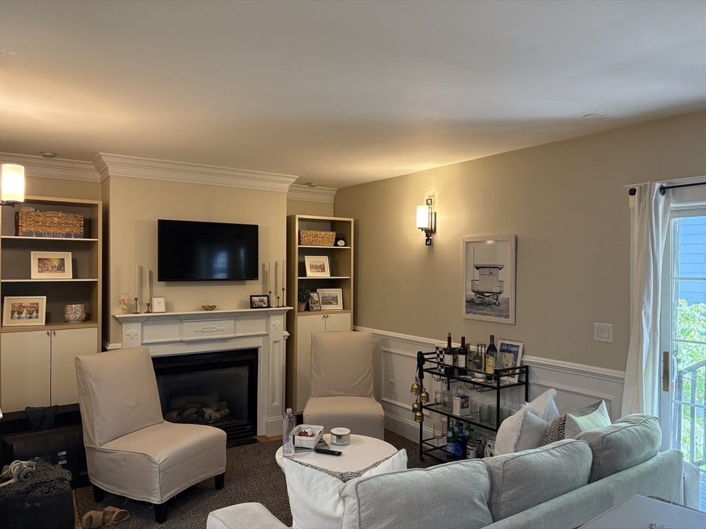 20 Ward Street, Unit 2 Boston, MA 02127 - Photo 3 of 9