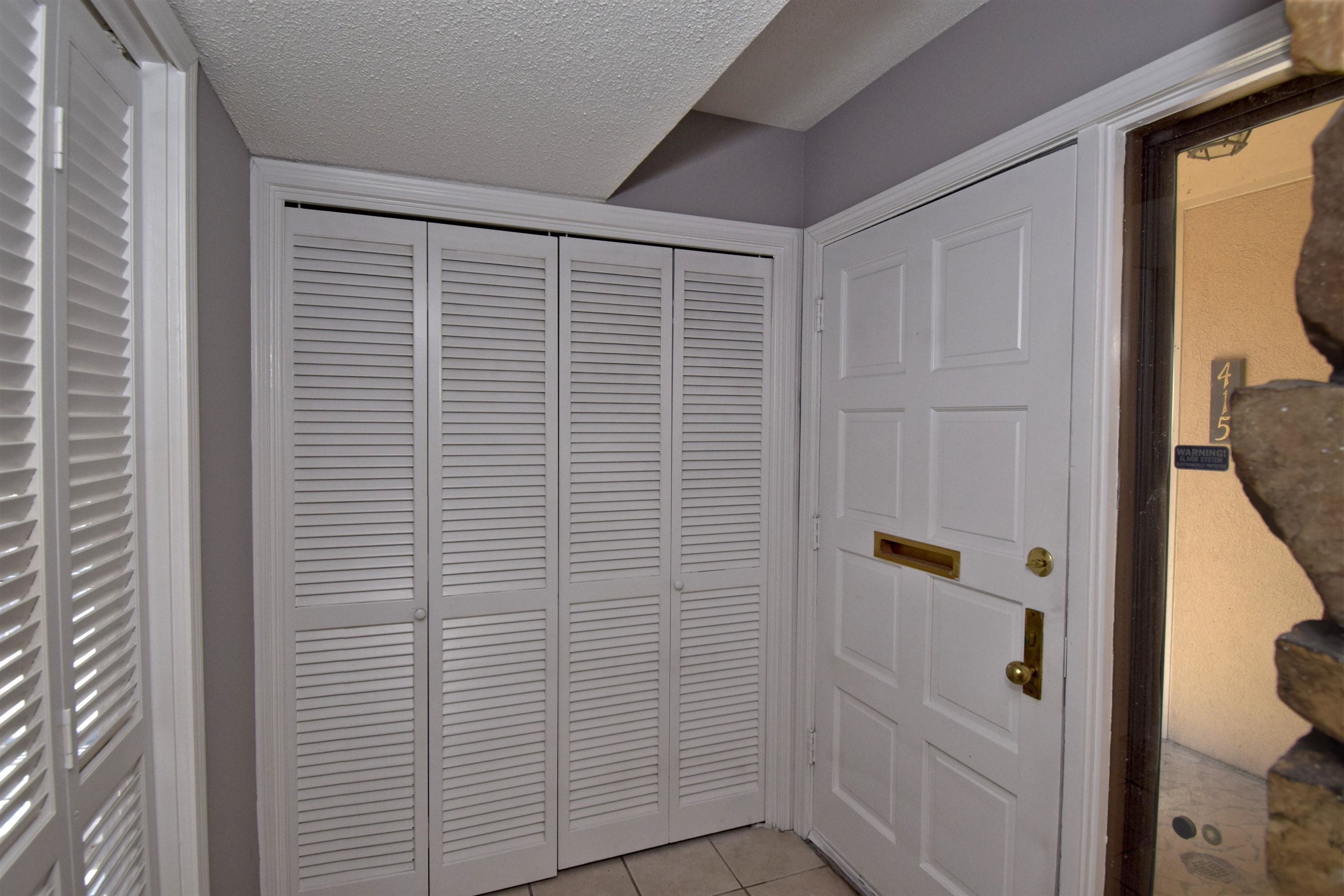 415 South Perkins Road, Unit 415 Memphis, TN 38117 - Photo 4 of 15 Gallery Image 4
