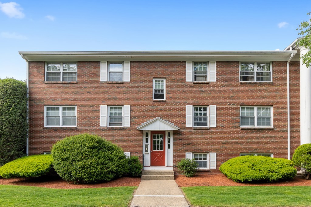 68 Preston Street, Unit 4F Wakefield, MA 01880 - Photo 1 of 21