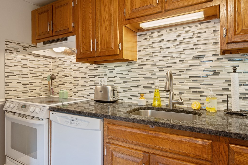 68 Preston Street, Unit 4F Wakefield, MA 01880 - Photo 6 of 21