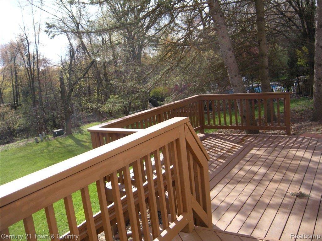 1174 East Fairview Lane Rochester, MI 48306 - Photo 6 of 21 DSCN5080a.JPG