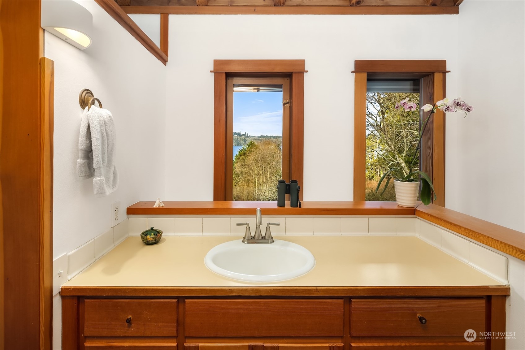 12804 Southwest Ober Beach Road Vashon, WA 98070 - Photo 17 of 34 Gallery Image 17