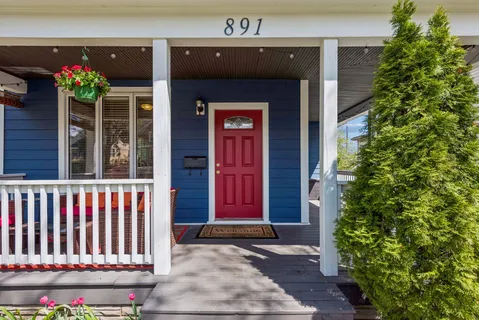 $375,000 | 891 Carroll Avenue, St. Paul, MN 55104