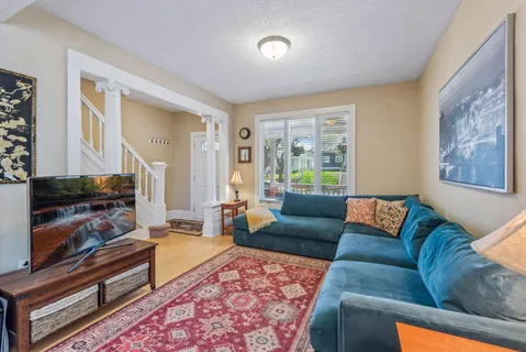 $375,000 | 891 Carroll Avenue, St. Paul, MN 55104