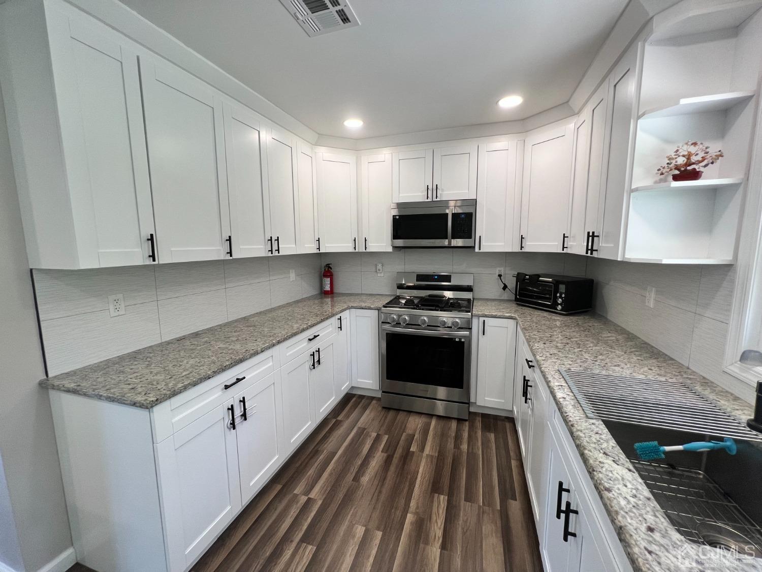 84 New Road Kendall Park, NJ 08824 - Photo 1 of 19 Gallery Image 1