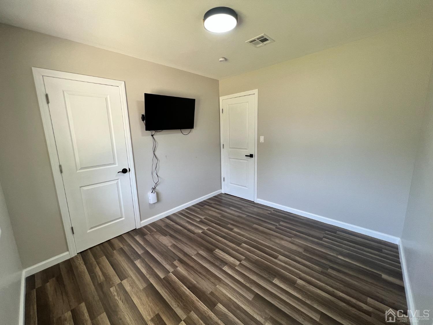 84 New Road Kendall Park, NJ 08824 - Photo 12 of 19 Gallery Image 12