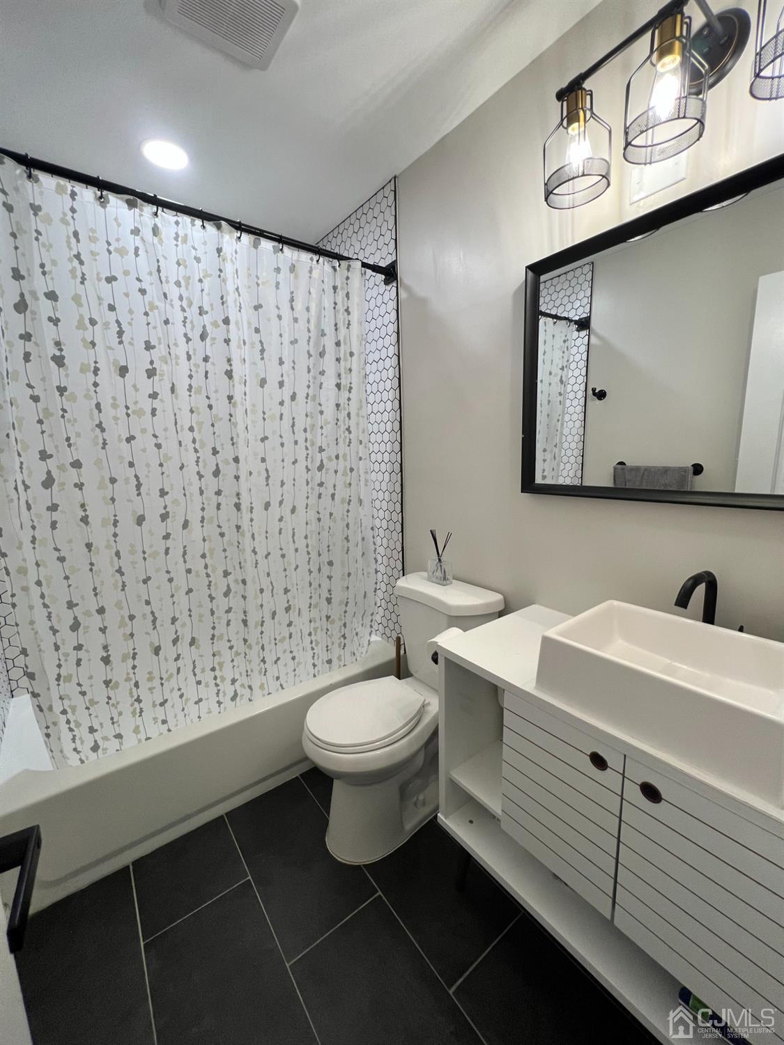 84 New Road Kendall Park, NJ 08824 - Photo 13 of 19 Gallery Image 13