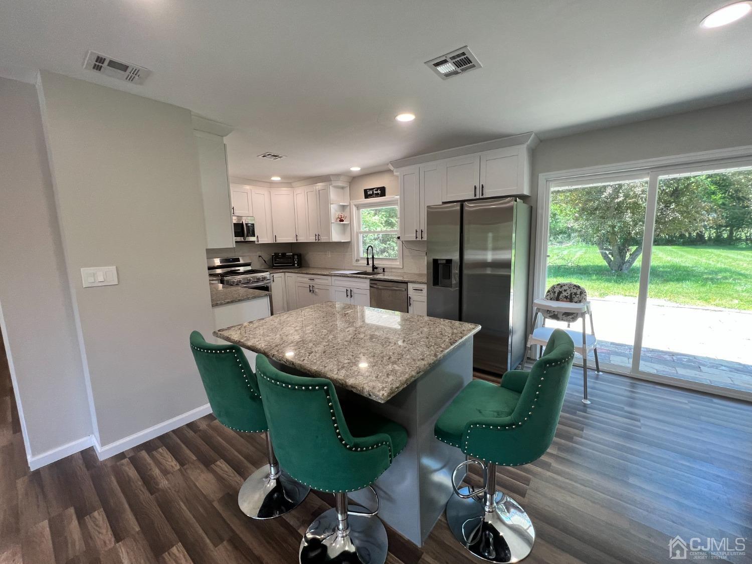 84 New Road Kendall Park, NJ 08824 - Photo 3 of 19 Gallery Image 3