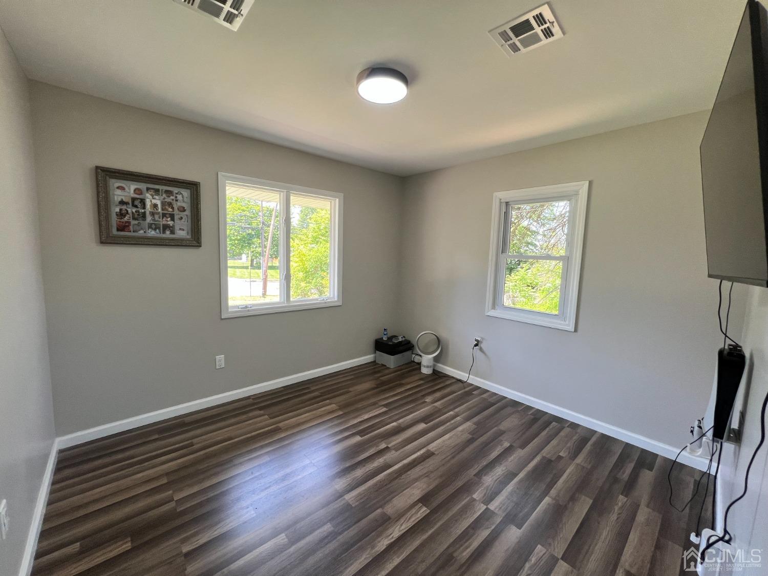 84 New Road Kendall Park, NJ 08824 - Photo 8 of 19 Gallery Image 8