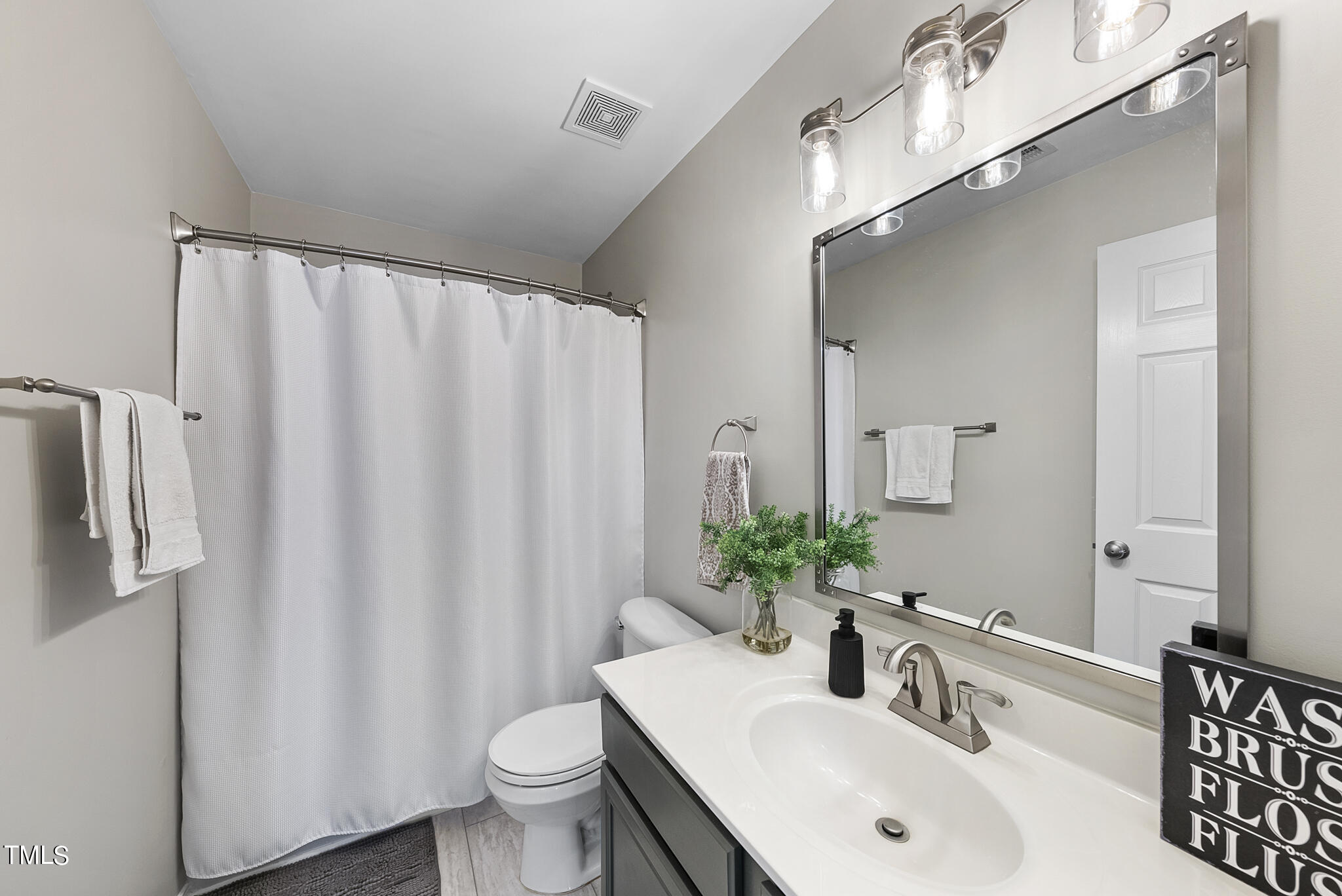 8402 Flat Keystone Drive Raleigh, NC 27613 - Photo 29 of 33 DSC03270