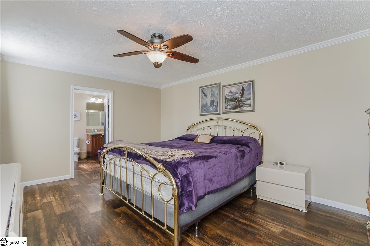 484 Bill Pearson Road Woodruff, SC 29388 - Photo 16 of 34