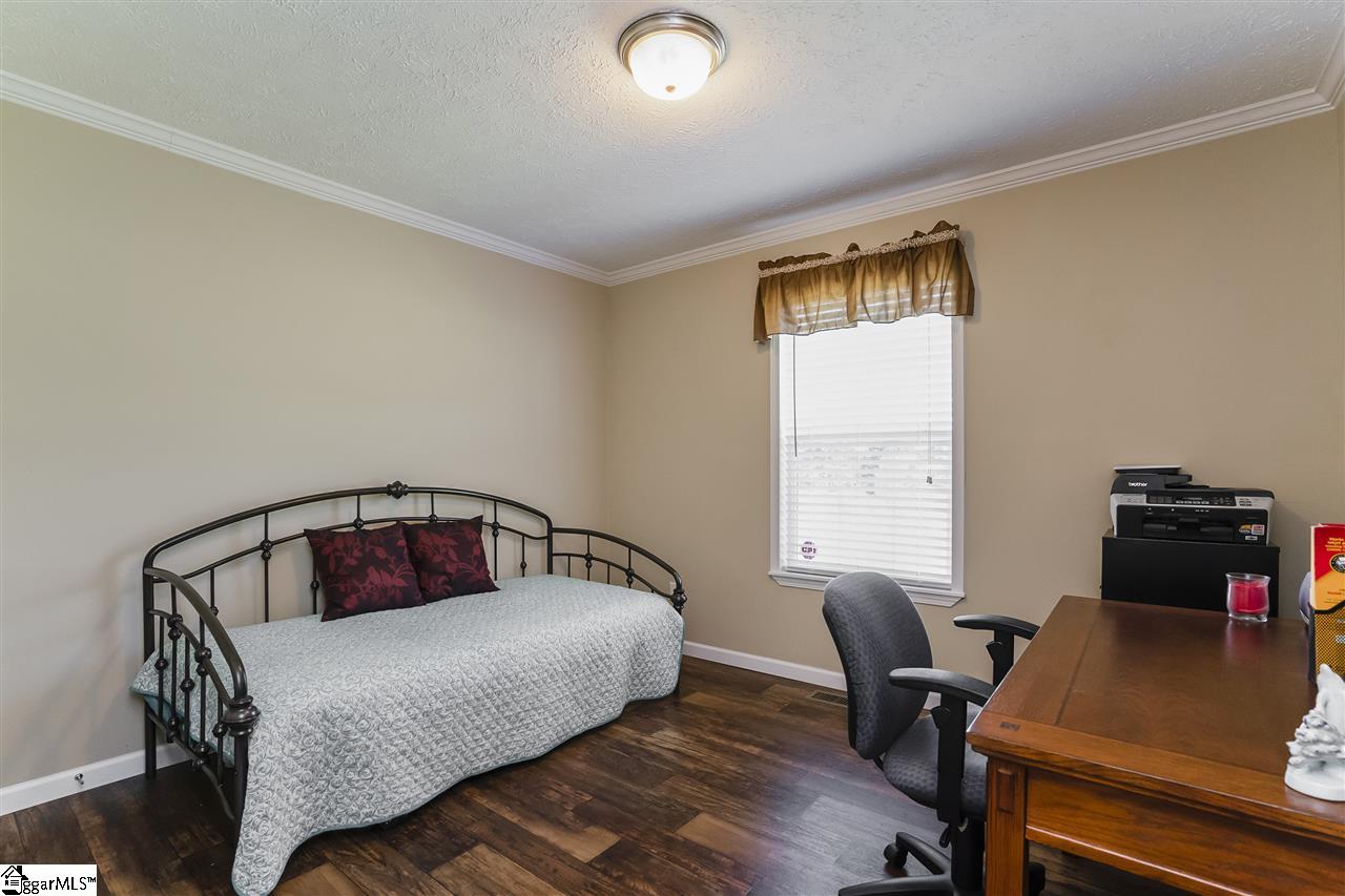 484 Bill Pearson Road Woodruff, SC 29388 - Photo 19 of 34