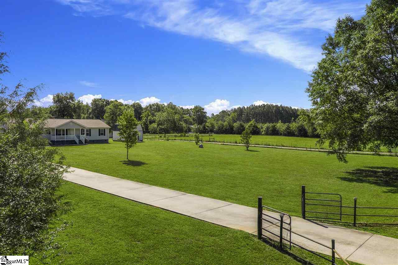 484 Bill Pearson Road Woodruff, SC 29388 - Photo 29 of 34
