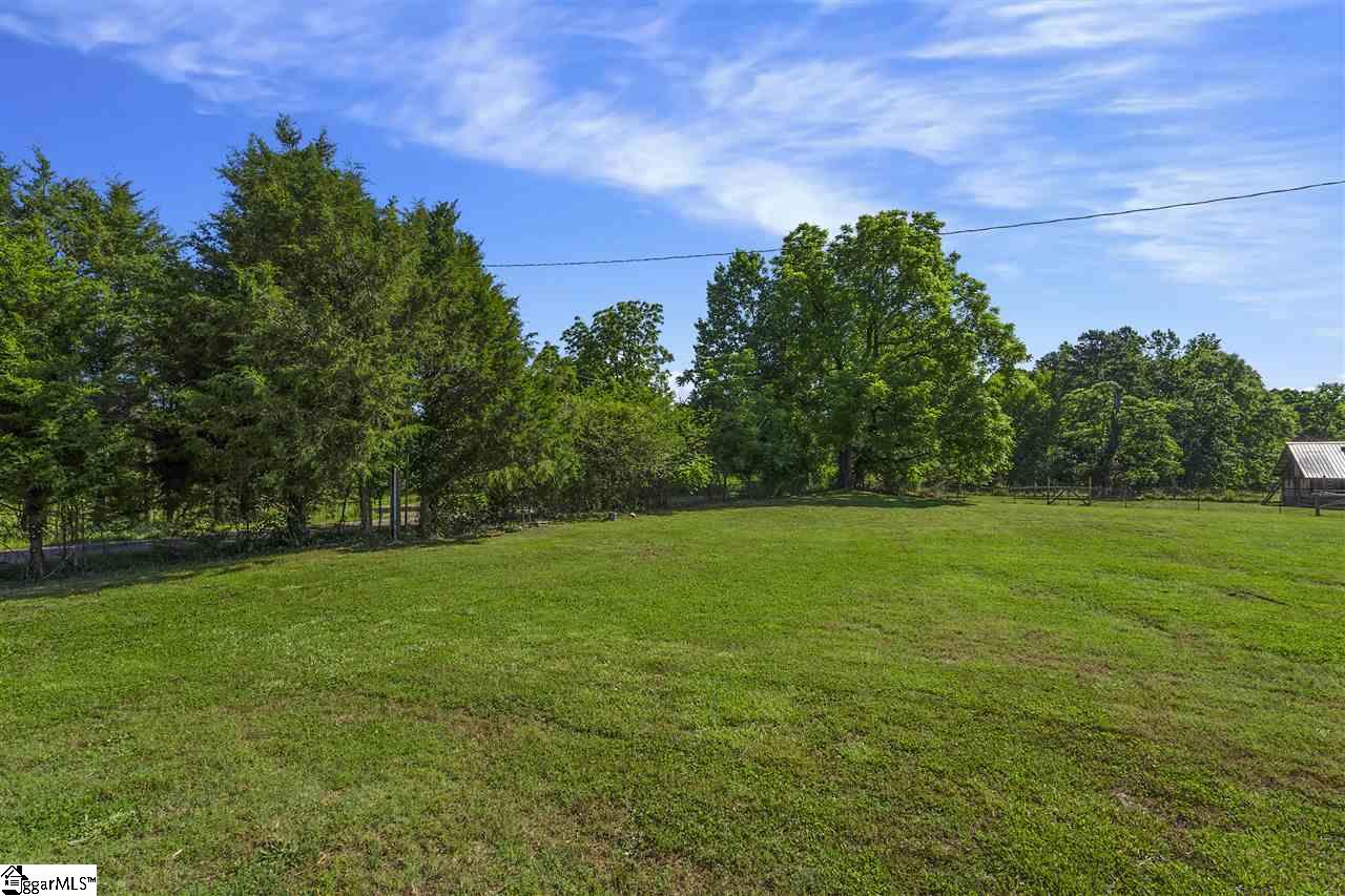 484 Bill Pearson Road Woodruff, SC 29388 - Photo 30 of 34