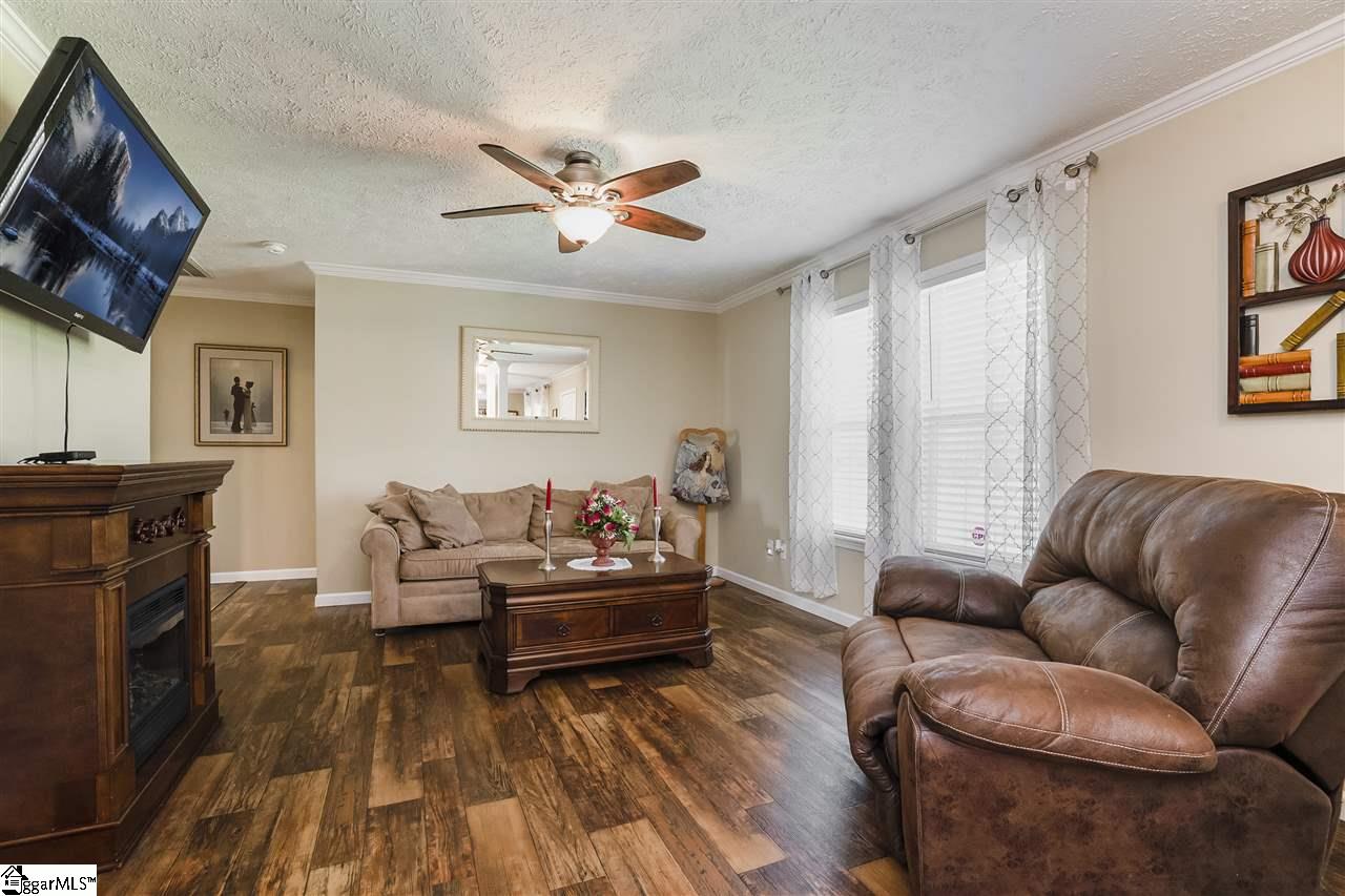 484 Bill Pearson Road Woodruff, SC 29388 - Photo 5 of 34