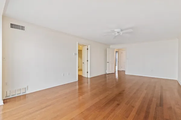 $564,000 | 200 Wagner Place, Unit 1407/1408, Memphis, TN 38103
