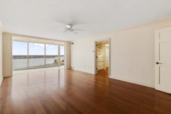 $564,000 | 200 Wagner Place, Unit 1407/1408, Memphis, TN 38103