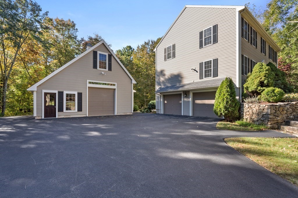 8 Cadman Road Mendon, MA 01756 - Photo 4 of 42 Gallery Image 4