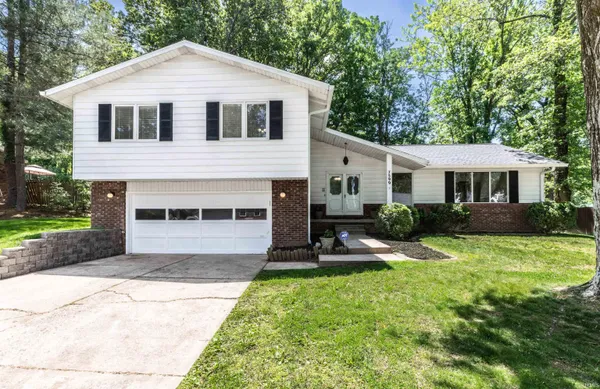 $314,900 | 7599 Meadow Lane, Newburgh, IN 47630