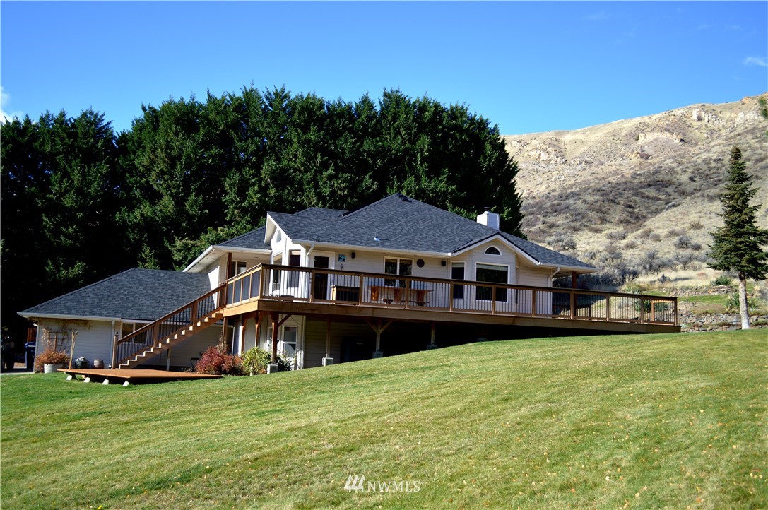 1130 Pitcher Canyon Road Wenatchee, WA 98801 - Photo 1 of 20 Gallery Image 1