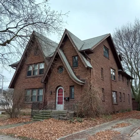 $199,900 | 108 North Thompson Street, Jackson, MI 49202