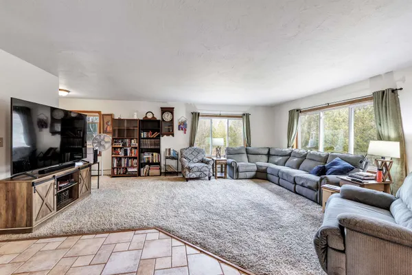 $565,000 | 265 Leeward Street, Sturgeon Bay, WI 54235