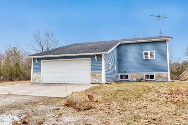 $565,000 | 265 Leeward Street, Sturgeon Bay, WI 54235