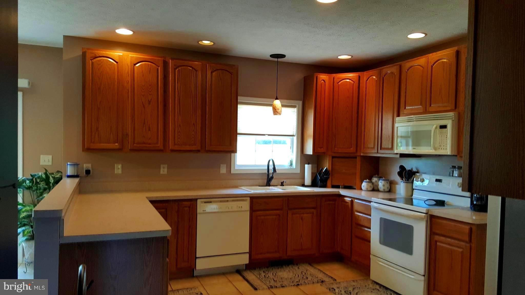 36 Bennys Beach Road Front Royal, VA 22630 - Photo 5 of 28 Kitchen