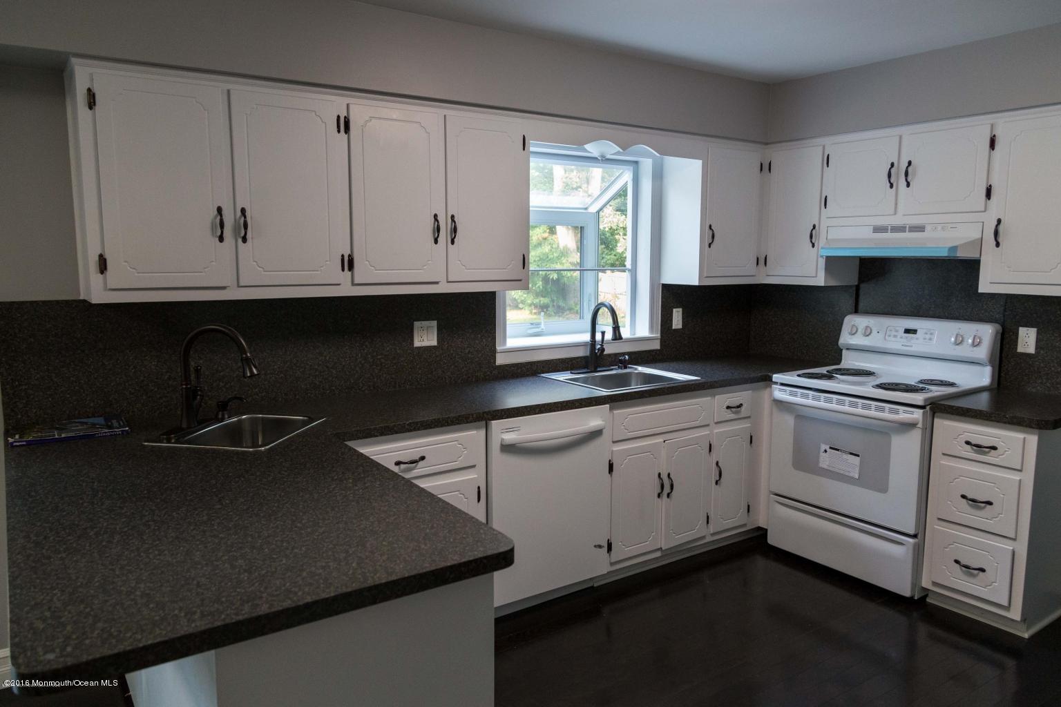 718 Green Valley Road Jackson, NJ 08527 - Photo 9 of 25 20150907201944692583000000-o