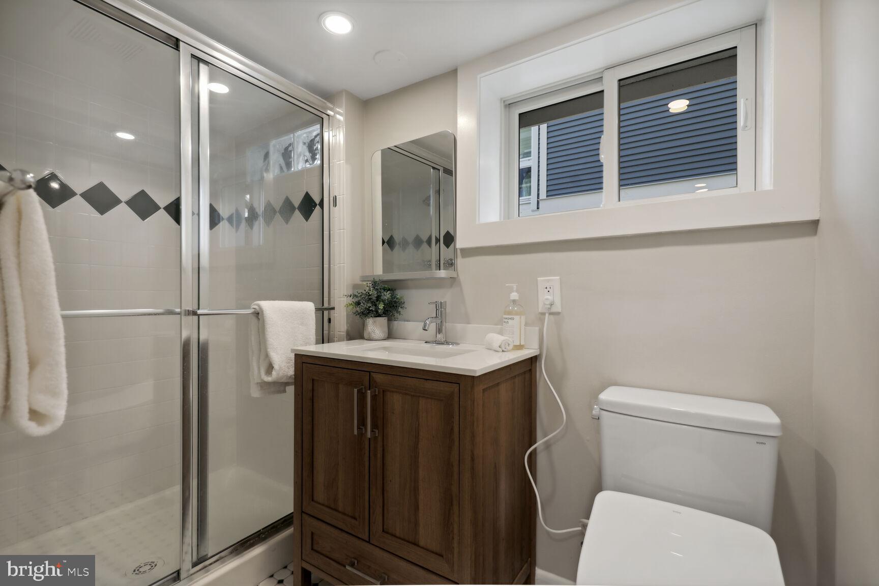 5708 Broad Branch Road Northwest Washington, DC 20015 - Photo 23 of 34 Full Bath