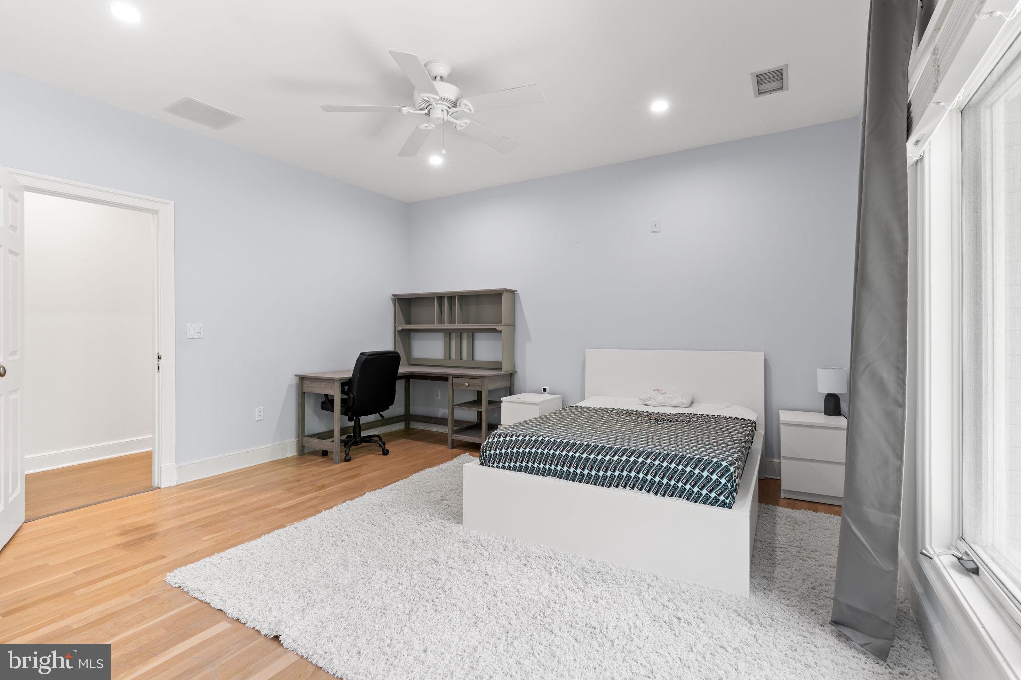 10823 Lockland Road Potomac, MD 20854 - Photo 61 of 97 Gallery Image 61