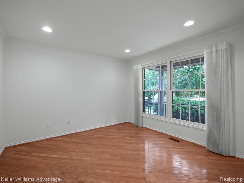 29157 Hemingway Drive Novi, MI 48377 - Photo 4 of 42