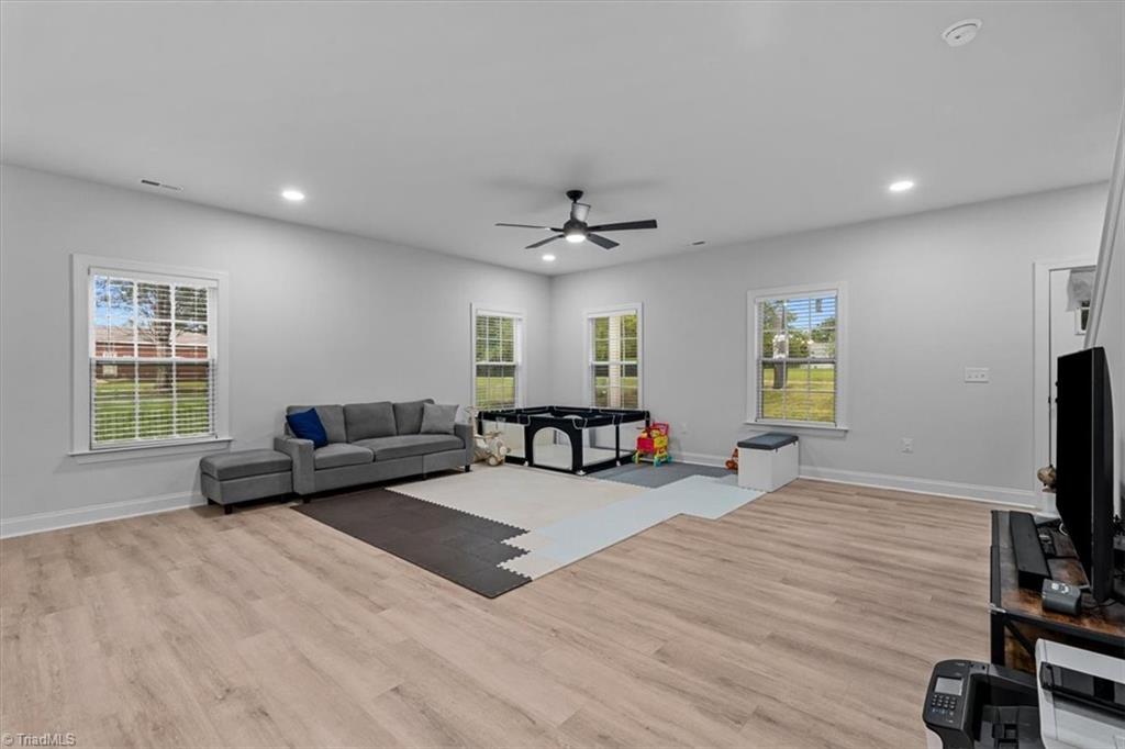 5305 Ridgefall Road Greensboro, NC 27410 - Photo 10 of 48 Gallery Image 10