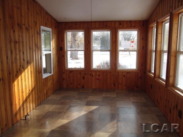 15188 Livermore Road Pinckney, MI 48169 - Photo 3 of 8 Gallery Image 3