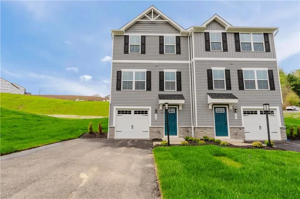 $2,200 | 159 White Oak Drive, Unit B, Evans City, PA 16033