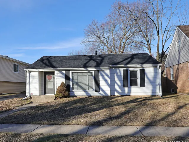 $260,000 | 516 West Courtland Street, Mundelein, IL 60060