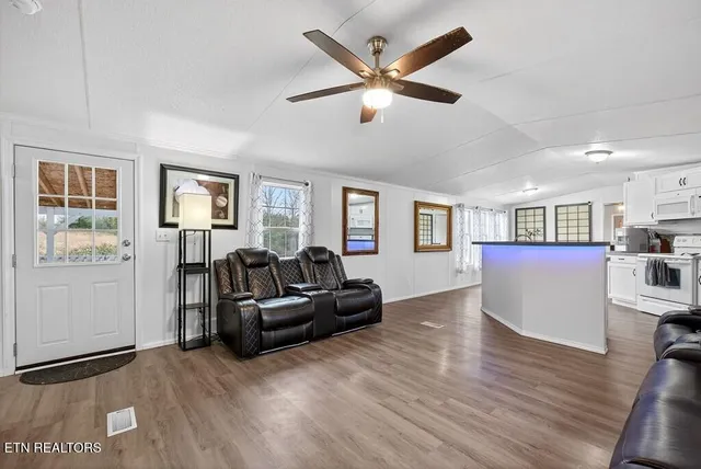 $219,900 | 188 Papermill Road, Quebeck, TN 38579