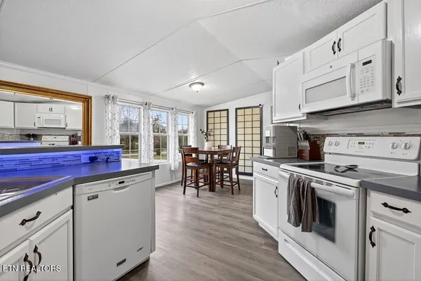 $219,900 | 188 Papermill Road, Quebeck, TN 38579