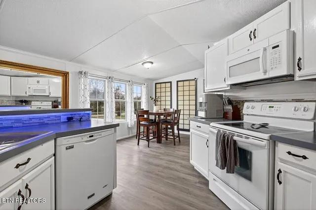 $219,900 | 188 Papermill Road, Quebeck, TN 38579