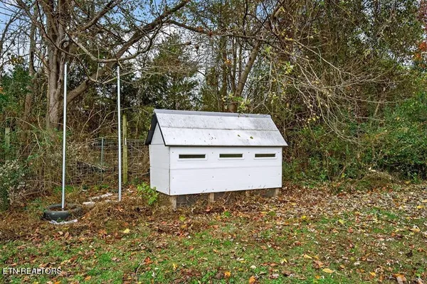 $219,900 | 188 Papermill Road, Quebeck, TN 38579