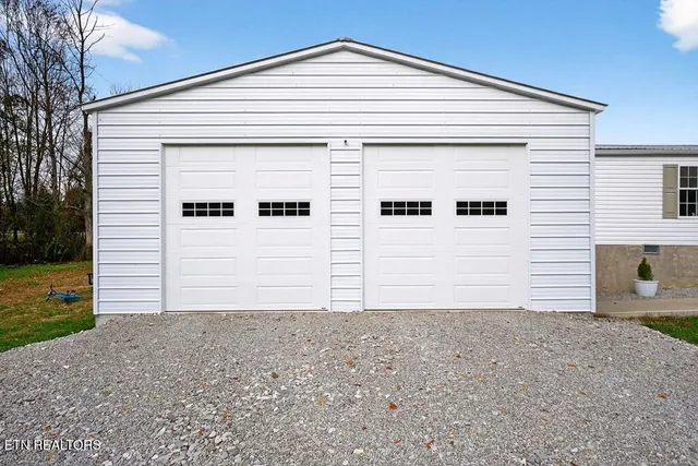 $219,900 | 188 Papermill Road, Quebeck, TN 38579