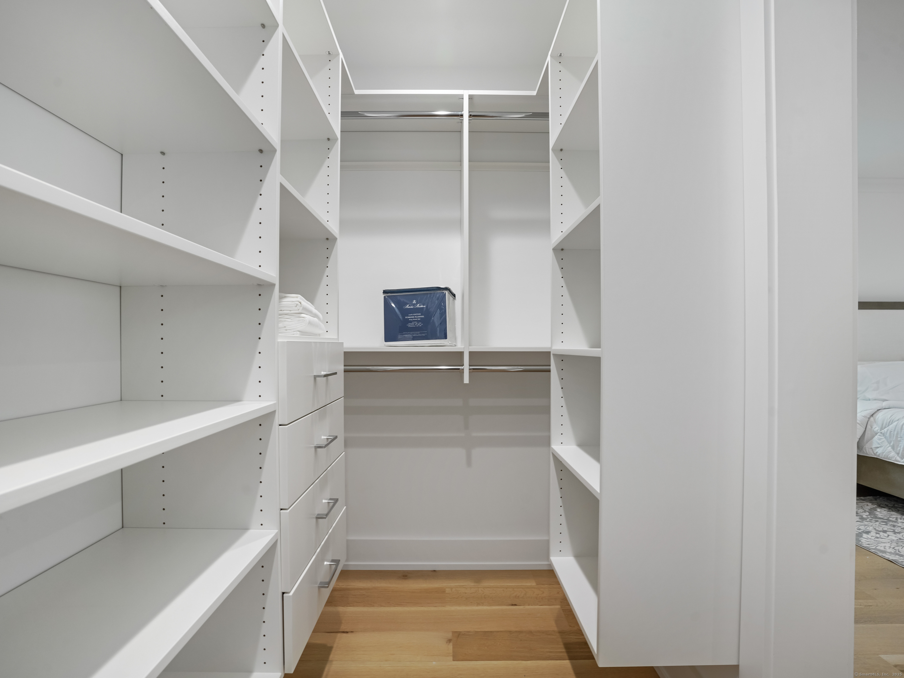 345 Reef Road, Unit C9 Fairfield, CT 06824 - Photo 25 of 39 a view of walk in closet