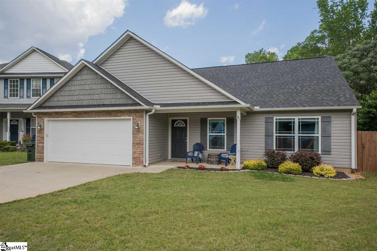 15 Milo Court Simpsonville, SC 29680 - Photo 2 of 23 Gallery Image 2