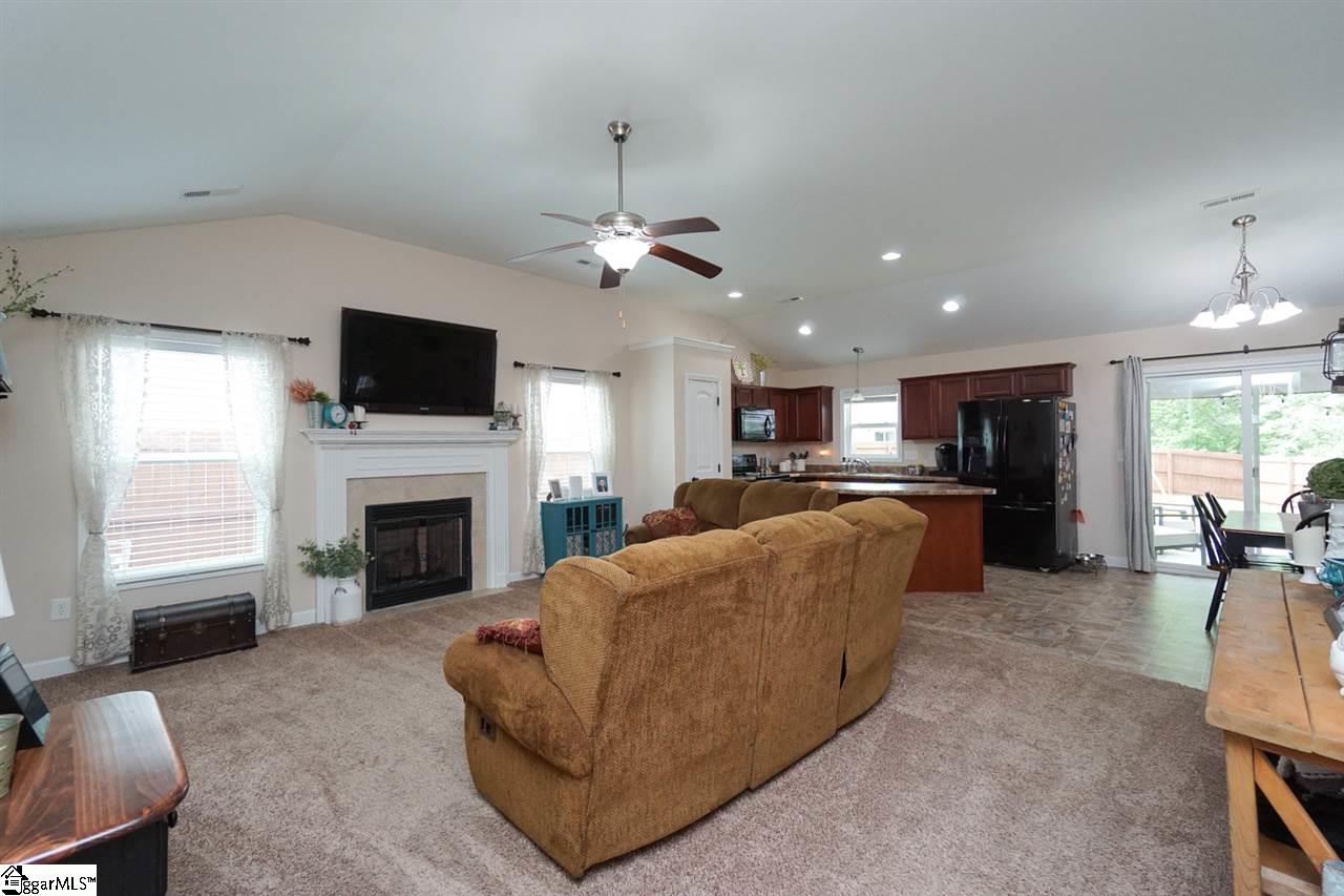 15 Milo Court Simpsonville, SC 29680 - Photo 4 of 23 Gallery Image 4