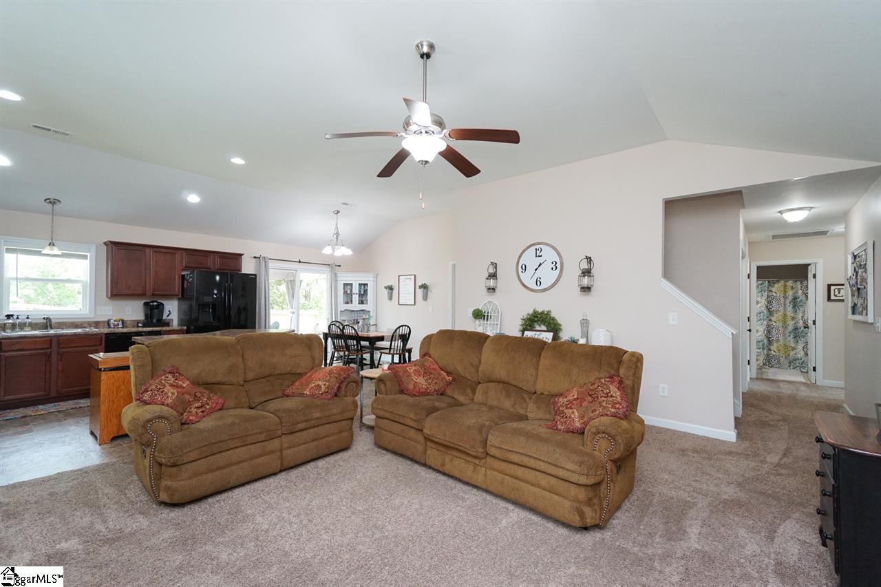 15 Milo Court Simpsonville, SC 29680 - Photo 6 of 23 Gallery Image 6
