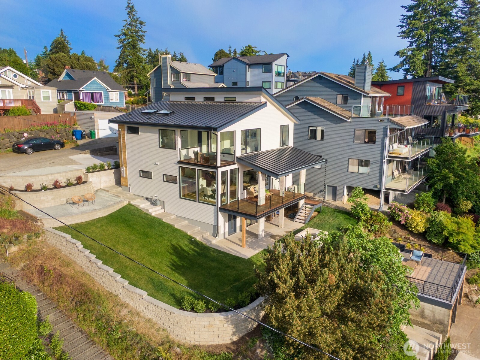 7602 44th Avenue Southwest Seattle, WA 98136 - Photo 2 of 37