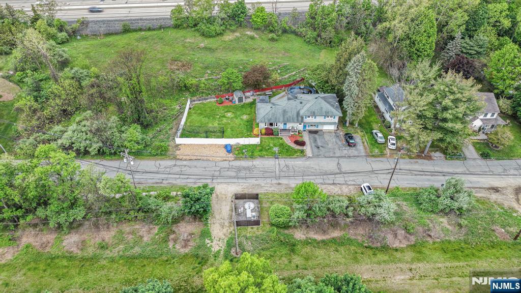 22 Federal Hill Road Pompton Lakes, NJ 07442 - Photo 38 of 40