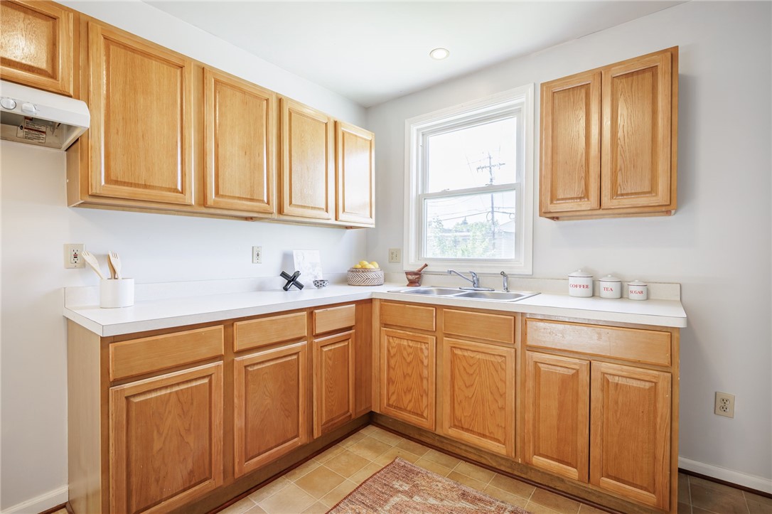 86 Grand Avenue Rochester, NY 14609 - Photo 9 of 37