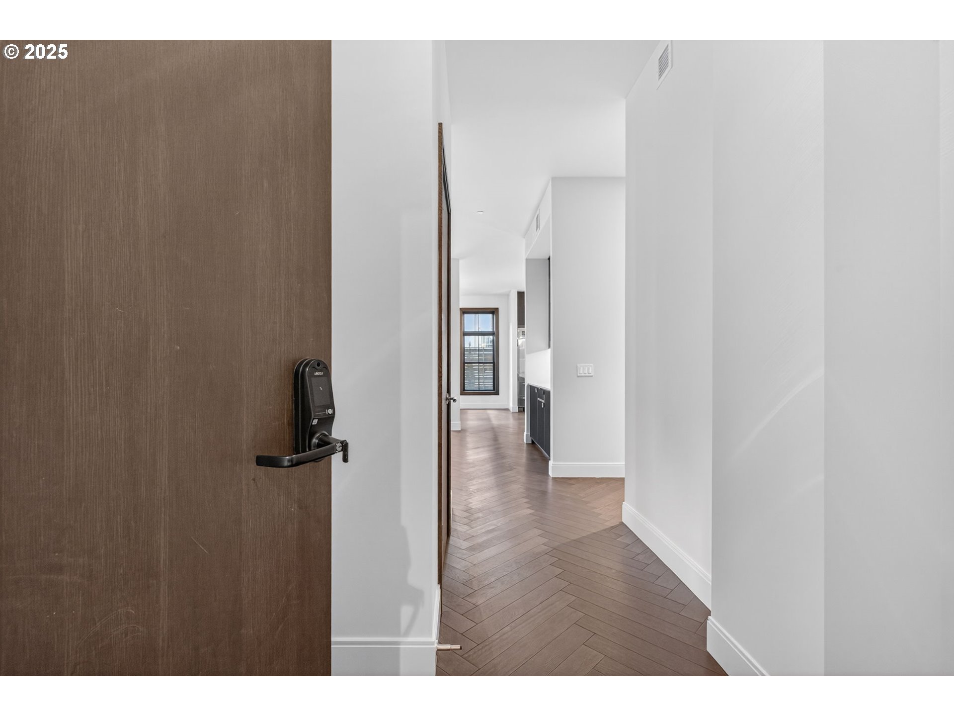 21 D Avenue, Unit 5 Lake Oswego, OR 97034 - Photo 2 of 48